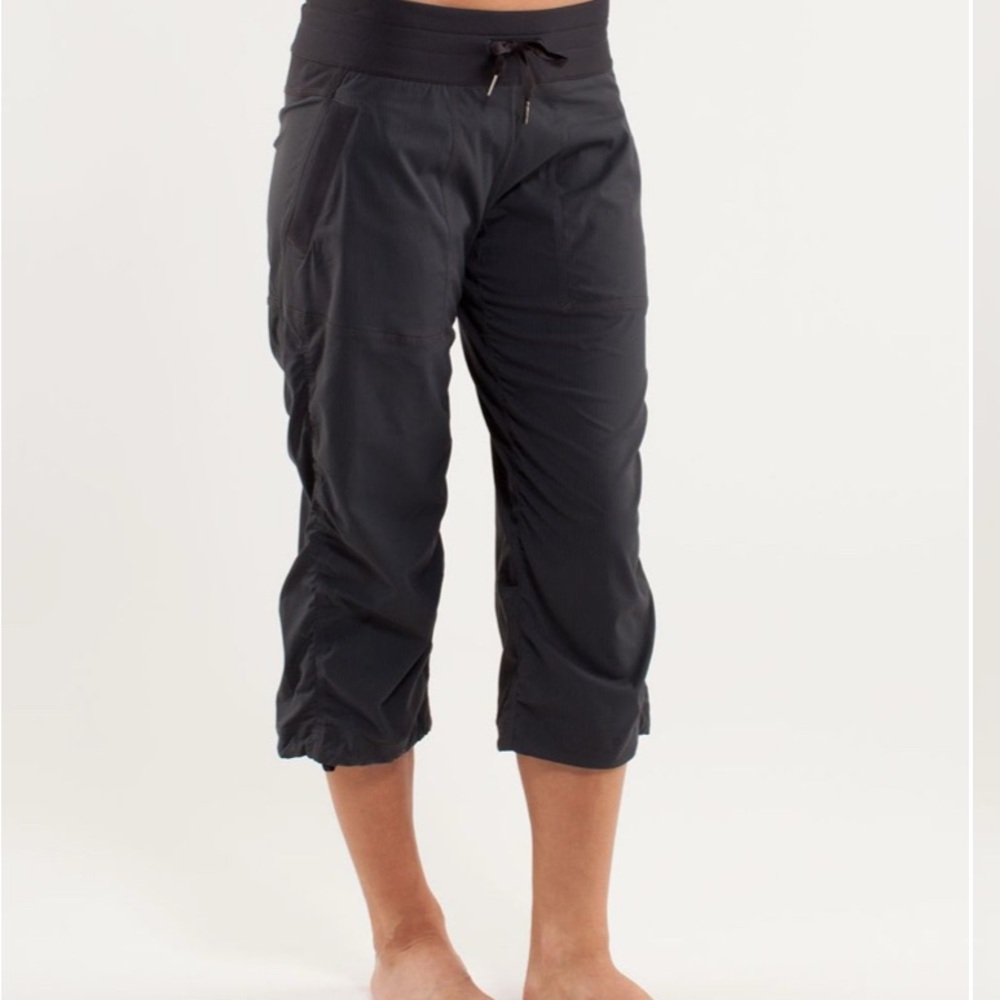 Lululemon Studio Crop
Deep Coal